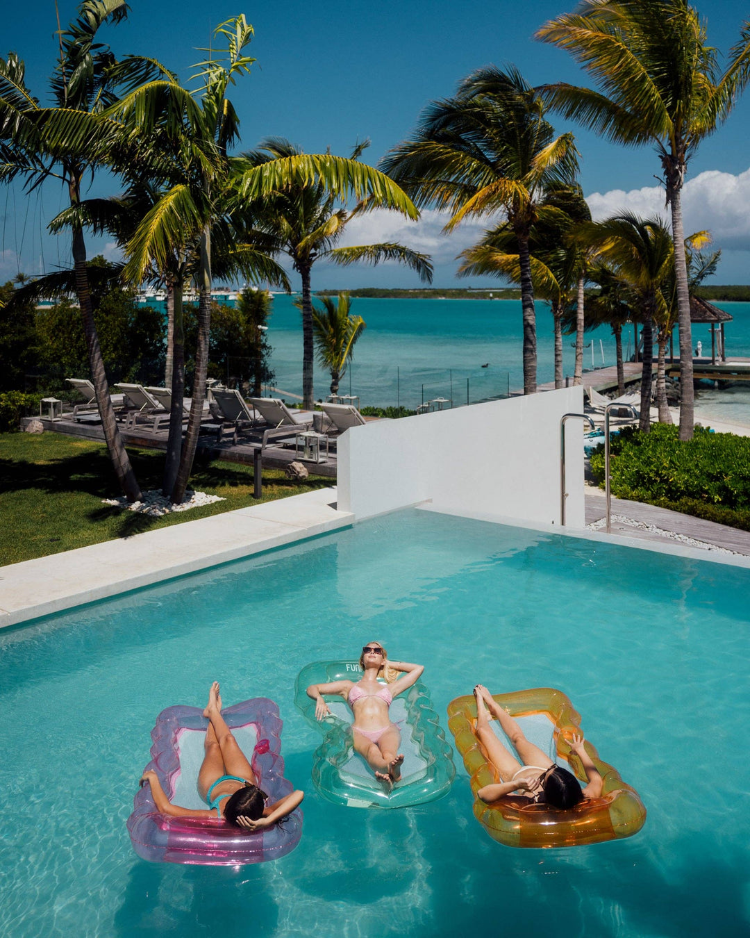 Clear Mesh Lounger Pink