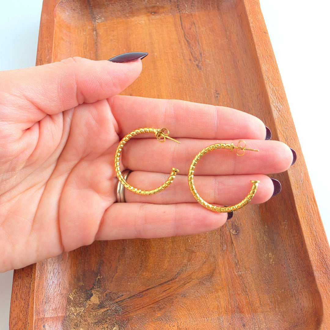 Luxe Harlow Hoop Earrings - Gold