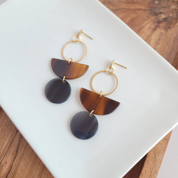 Wren Earrings - Walnut & Black