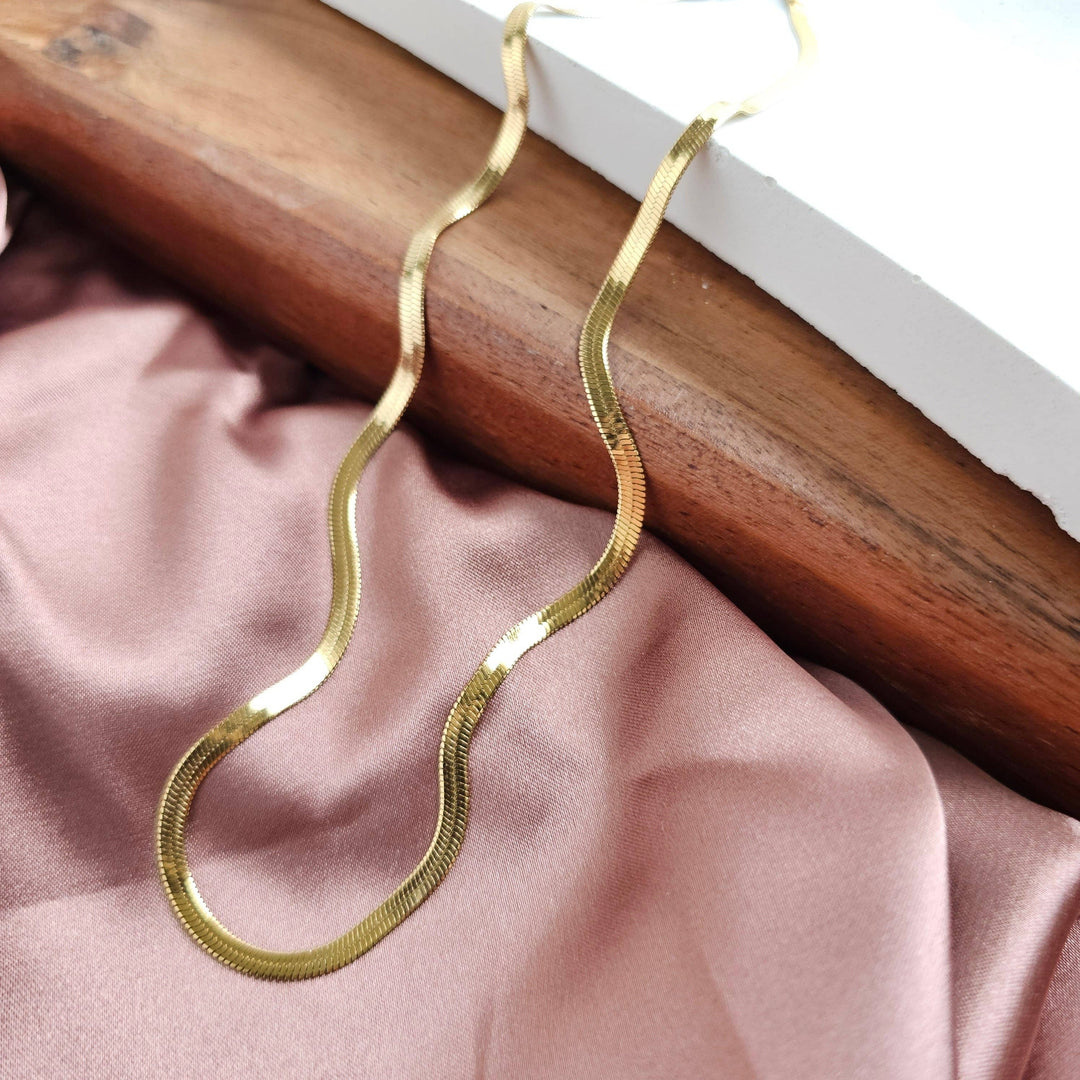 Luxe Delicate Herringbone Chain - 16" - Gold