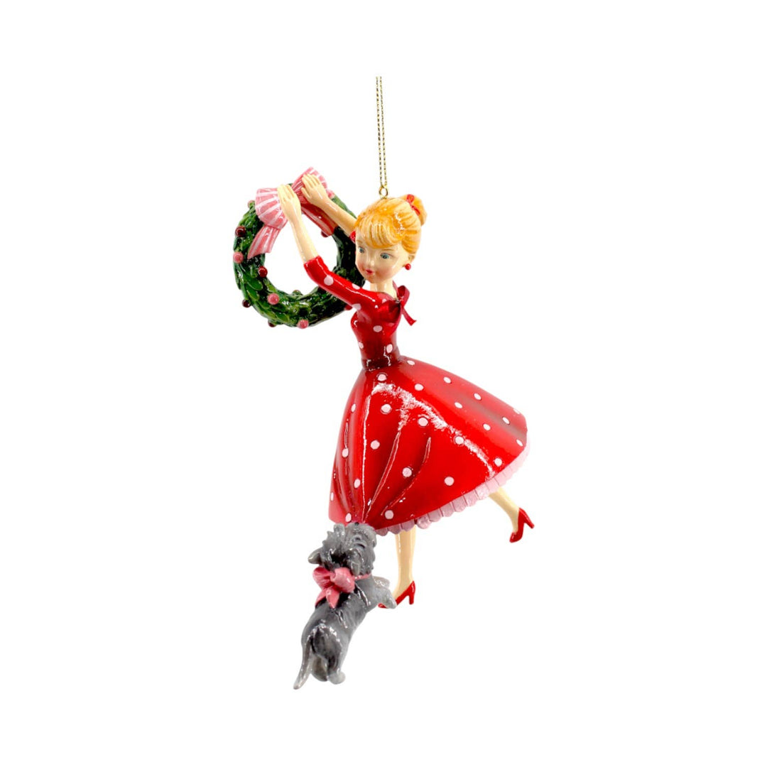 Retro Girl w/Wreath Orn
