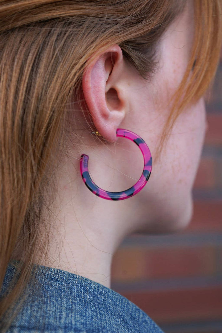 Camy Hoop Earrings - Fuchsia Tortoise
