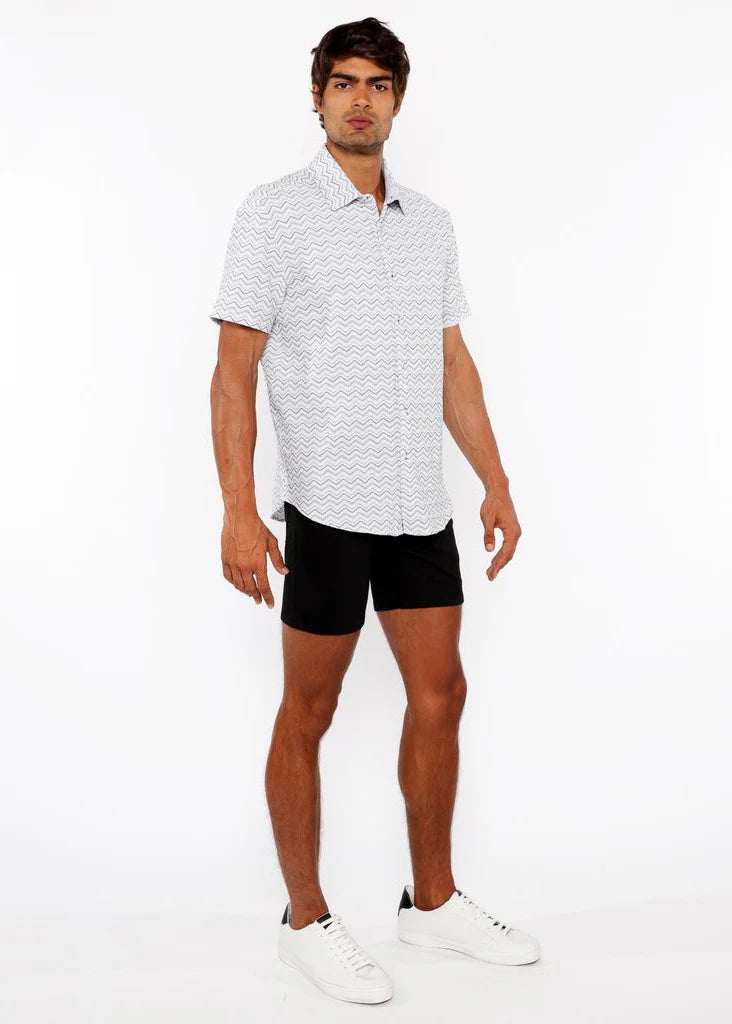 White Textured Chevron Stretch Knit Short Sleeve Shirt St-24066