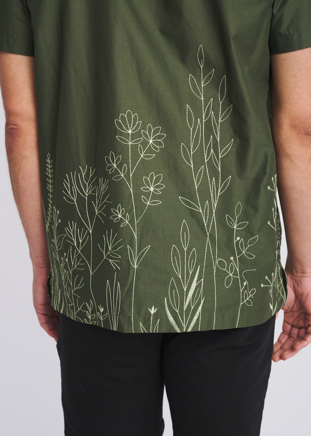 Ranger/Seacrest Floral Embroidered Border Short Sleeve Woven Shirt Pm-53007-02