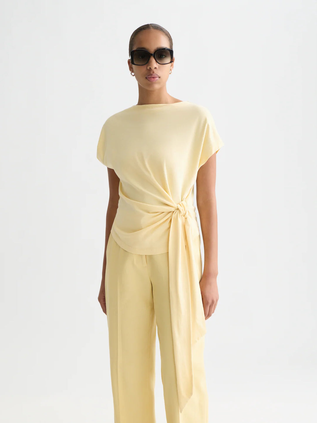 Knotted Slash Neck T-Shirt Parsnip U9A01300T