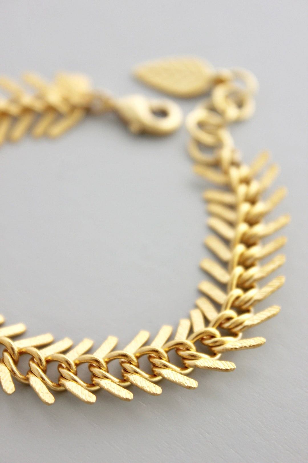 DORB02 18k matte gold fish bone bracelet
