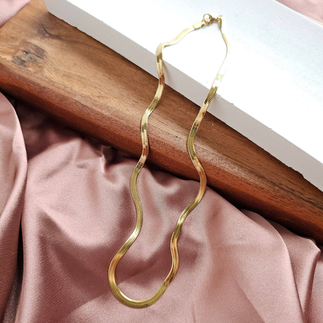 Luxe Delicate Herringbone Chain - 16" - Gold